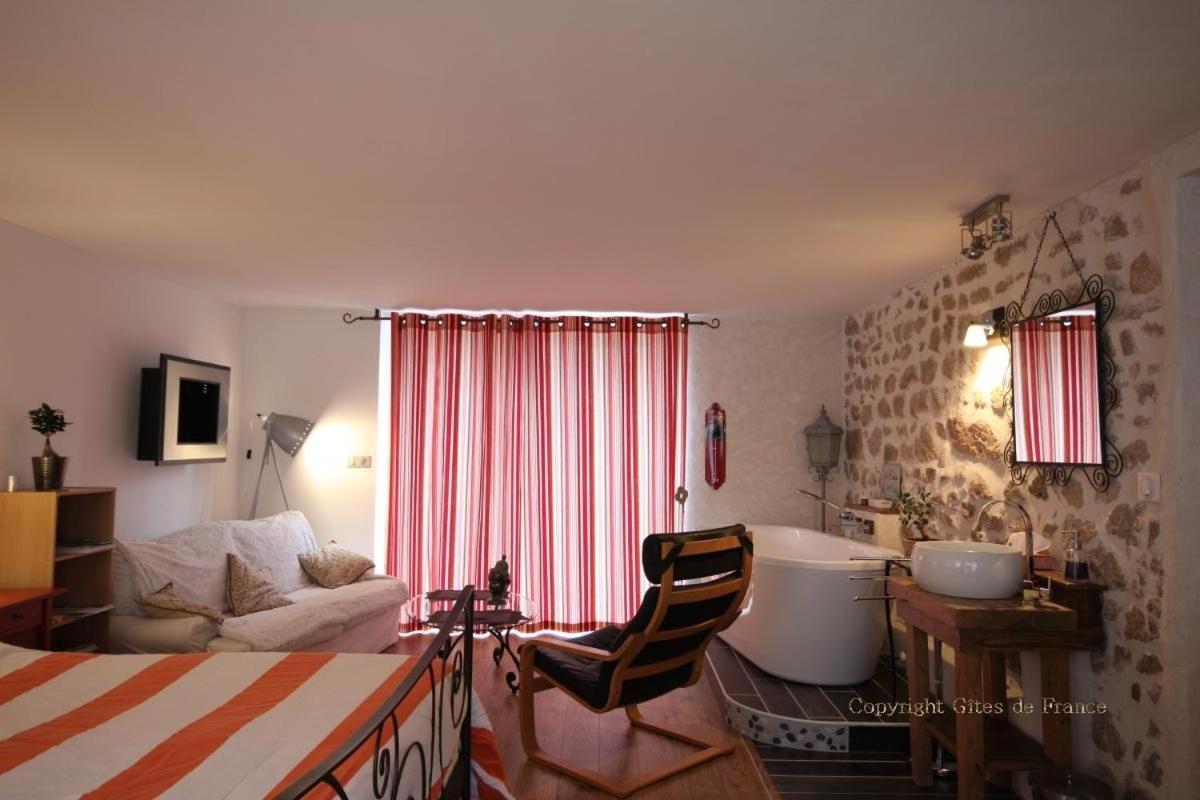L'Escale Du Banquet Bed & Breakfast Mhere Exterior photo
