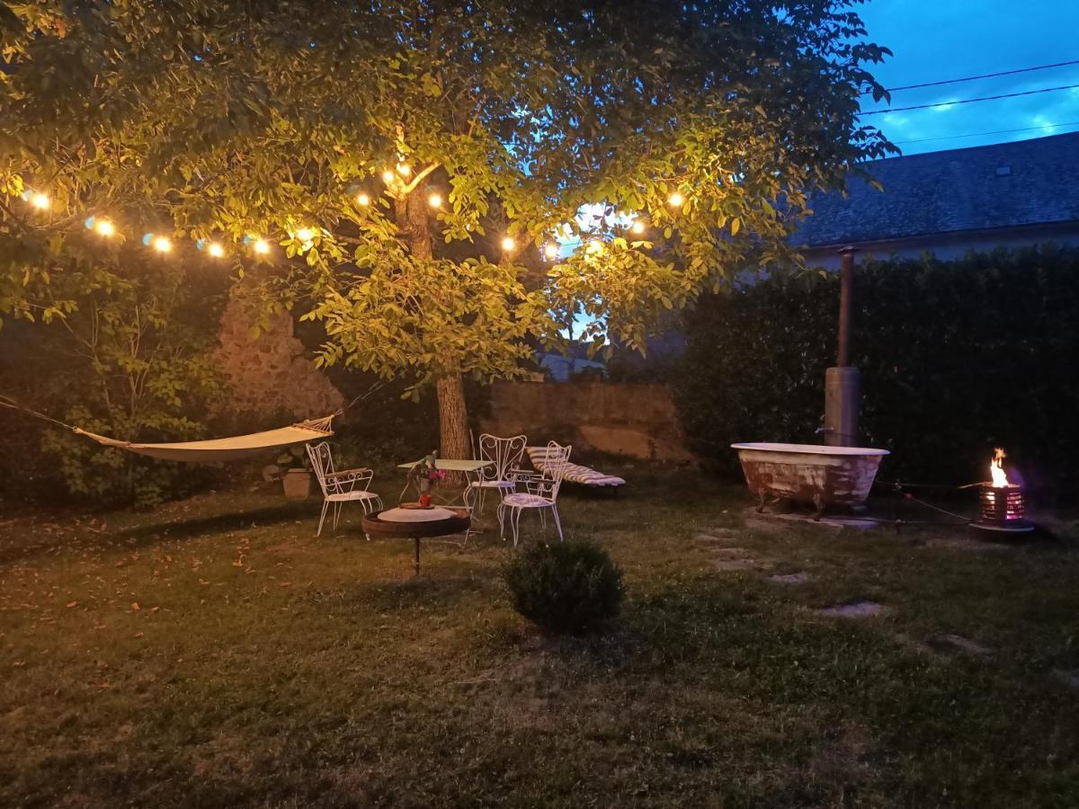 L'Escale Du Banquet Bed & Breakfast Mhere Exterior photo